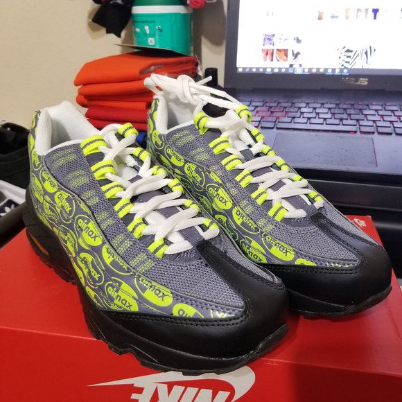 Nike Air Max 95 SE GS Boys Kids Logos Grey Volt Neon 6 922173-004 Black Sneaker - Picture 4 of 10